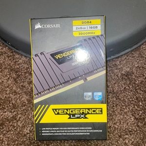 CORSAIR VENGEANCE LPX